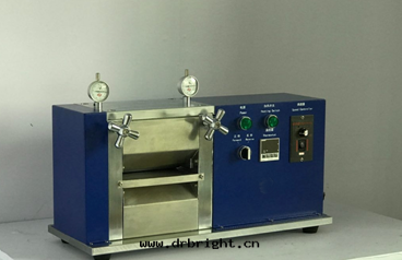 加热(rè)電(diàn)動(dòng)立式对(duì)輥機(jī)实验(yàn)設備