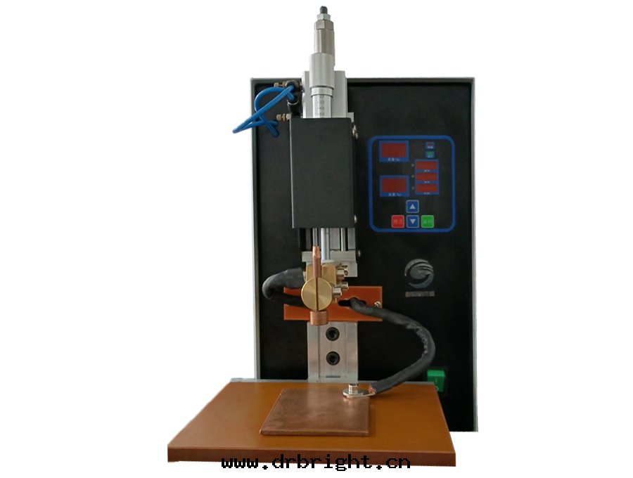 圆柱(zhù)負极(jí)點(diǎn)焊機(jī)GRS-DH650